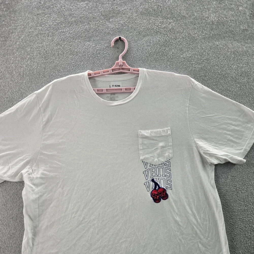 Vans Men Shirt X-LARGE White Cherry‎ Heart Chest Graphic Embroidery Slim Varsity